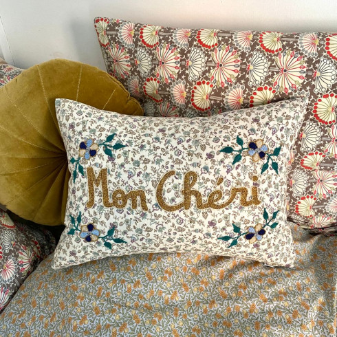 Embroidered cushion Mon chéri