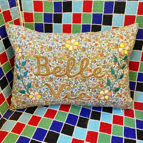 Embroidered cushion Belle Vie