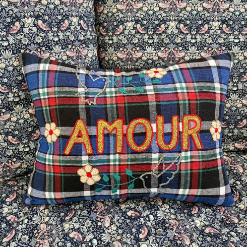 Coussin brodé Amour