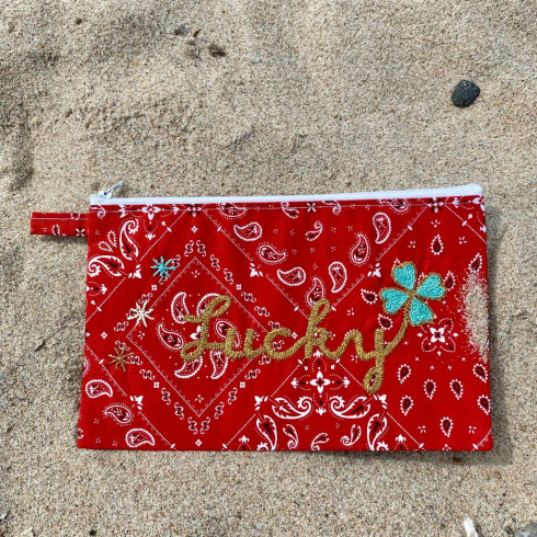 LUCKY embroidered clutch M