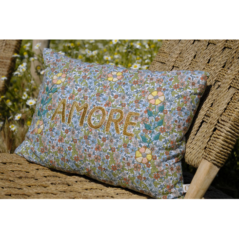 Coussin brodé AMORE